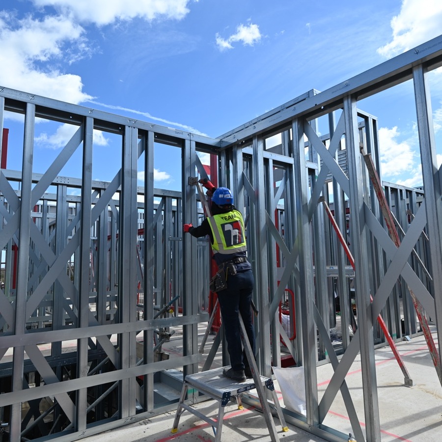 MAIN CONTRACTORS